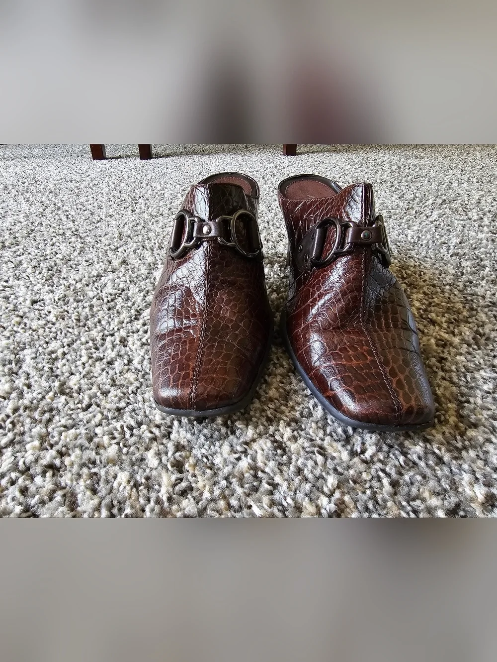 AEROSOLES Brown Croc-Embossed Slip-On Loafers with Metal Bit